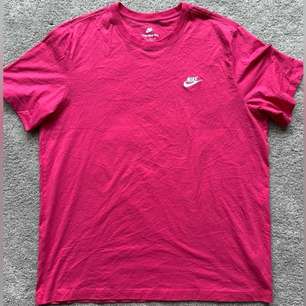 NWOT Nike Men's Sportswear Club Deep Pink Tee w White Embroidered Logo - Picture 2 of 3